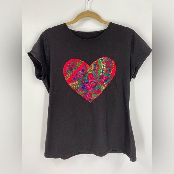 Women’s Round Neck Short Sleeve Heart Patch Work Design Teeshirt size M - Picture 1 of 2